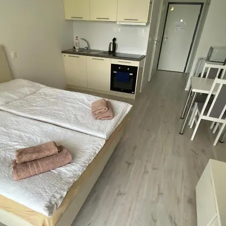 Apartman 1 With Terrace, Slnecnice, 18b